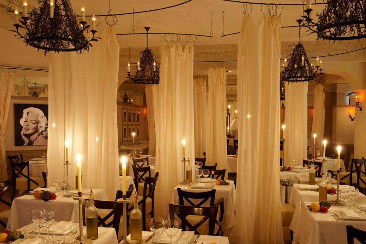 La Petite Maison De Nicole Restaurant Cannes Seecannes Com La Petite Maison De Nicole Restaurant Cannes Seecannes Com