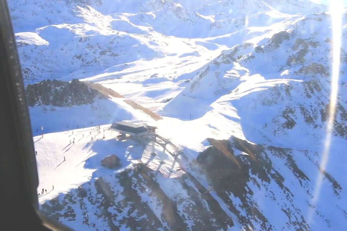 flying over the pistes in les arcs