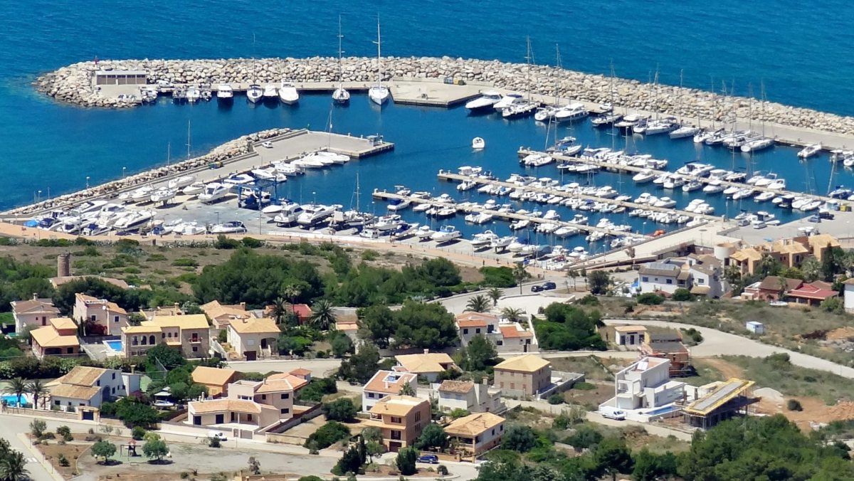 Club Nautico Colonia de Sant Pere Marina, Arta ...