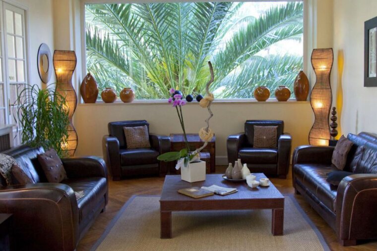 The lounge area in the hotel