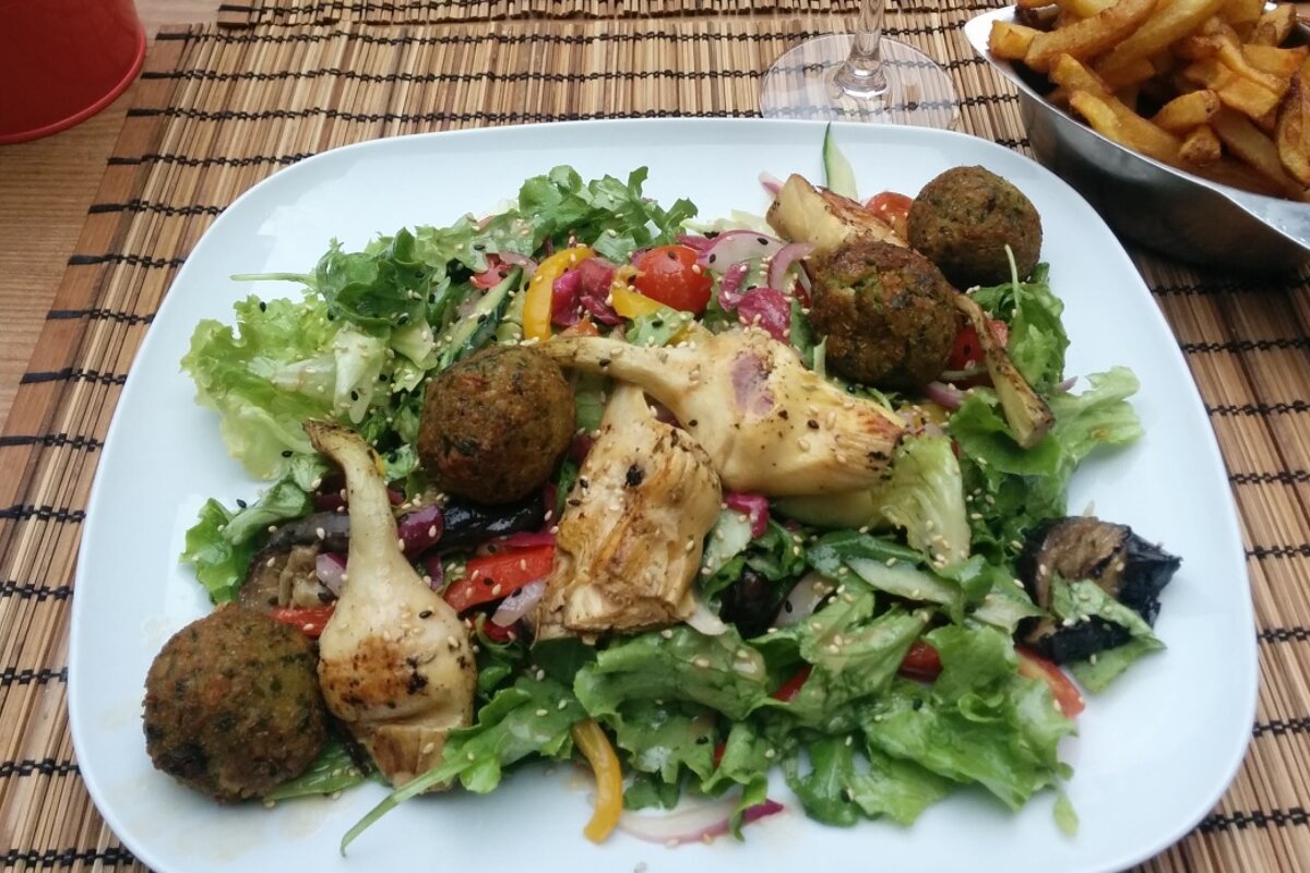 Falafels and Artichoke Salad