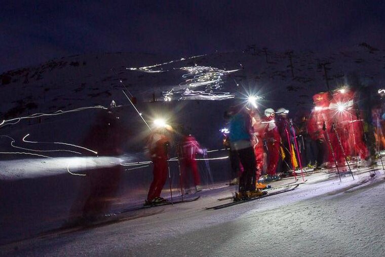 Skiing the Sarenne at sunset in Alpe d'Huez
