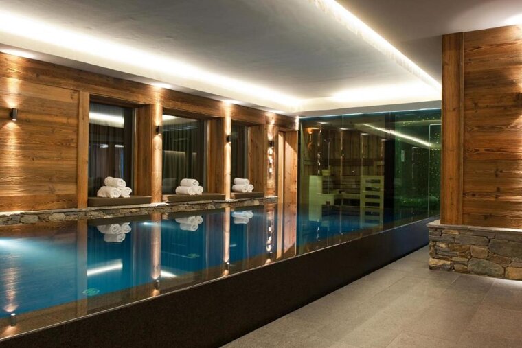 The swimming pool at the chalet