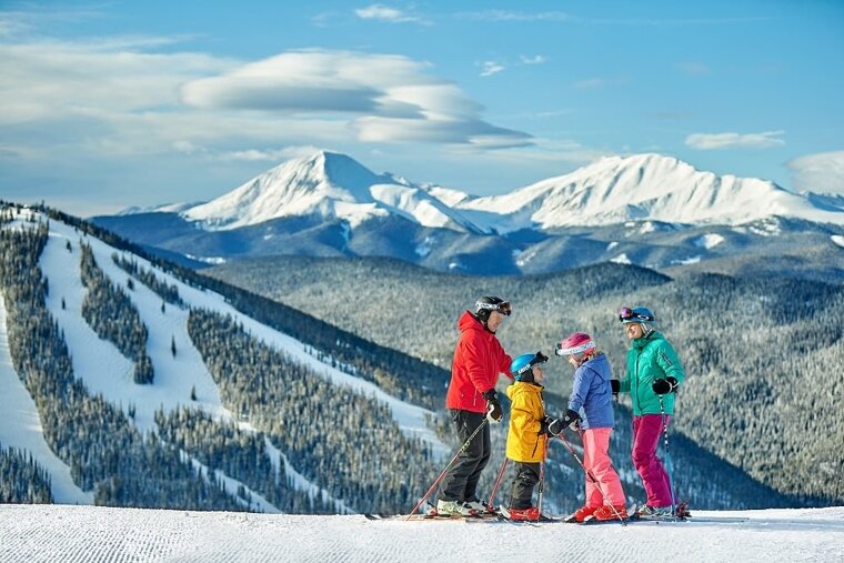 Family skiing in Verbier