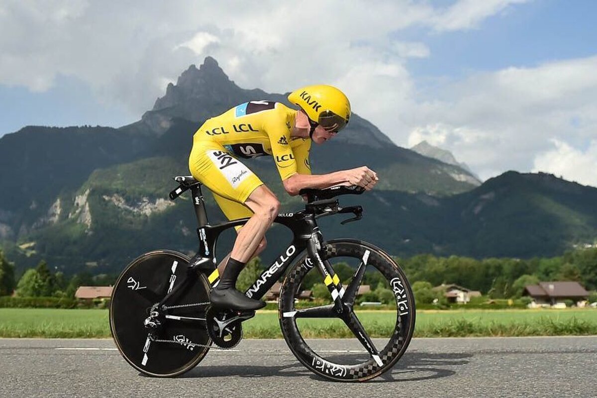 Chris froome in mountain time trial from sallanches to megeve tour de france 2016