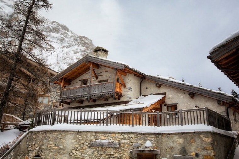 The exterior of the chalet