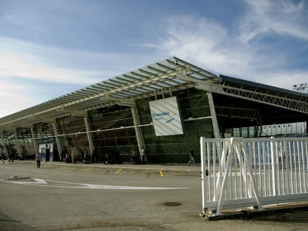 grenoble airport arrivals departures