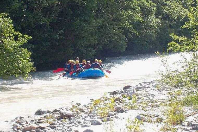 White water rafting with Evolution 2